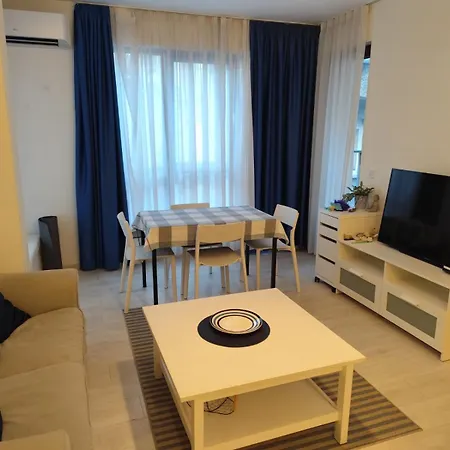 Three-room Oasis 1 *